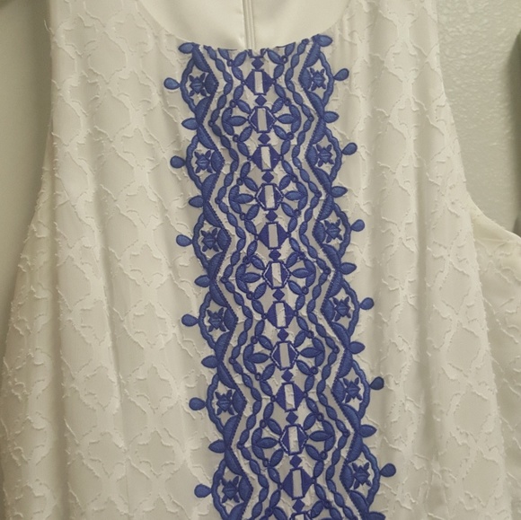 Dress - Picture 2 of 8